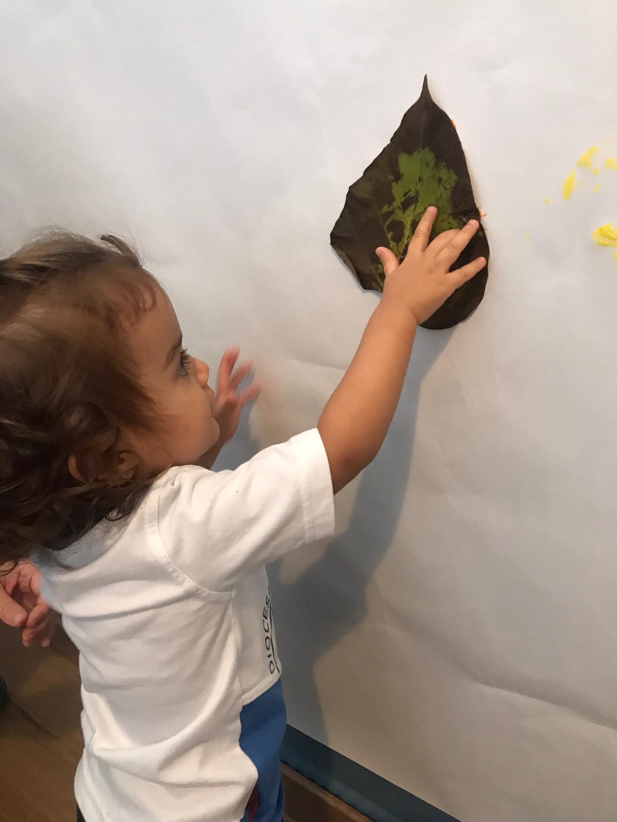 ESTAMPACIÓN CON HOJAS